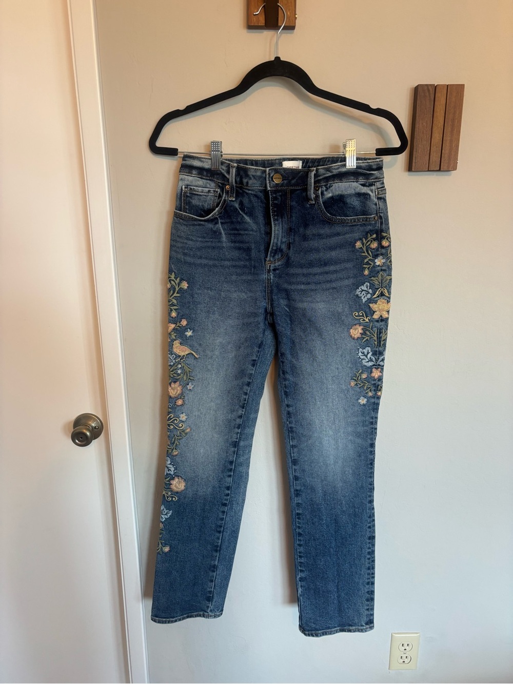 DRIFTWOOD Audrey Embroidered Floral Womenโs Jeans